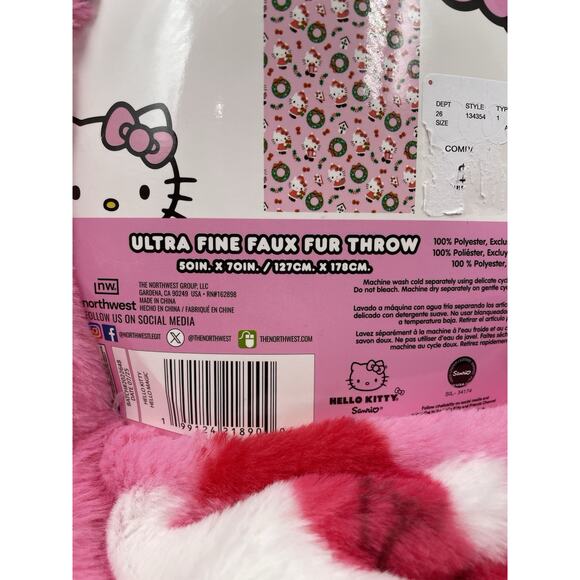 Hello Kitty Pink Christmas Wreath Ultra Fine Faux Fur Throw 50x70 NWT-Fast Ship! - Picture 5 of 5